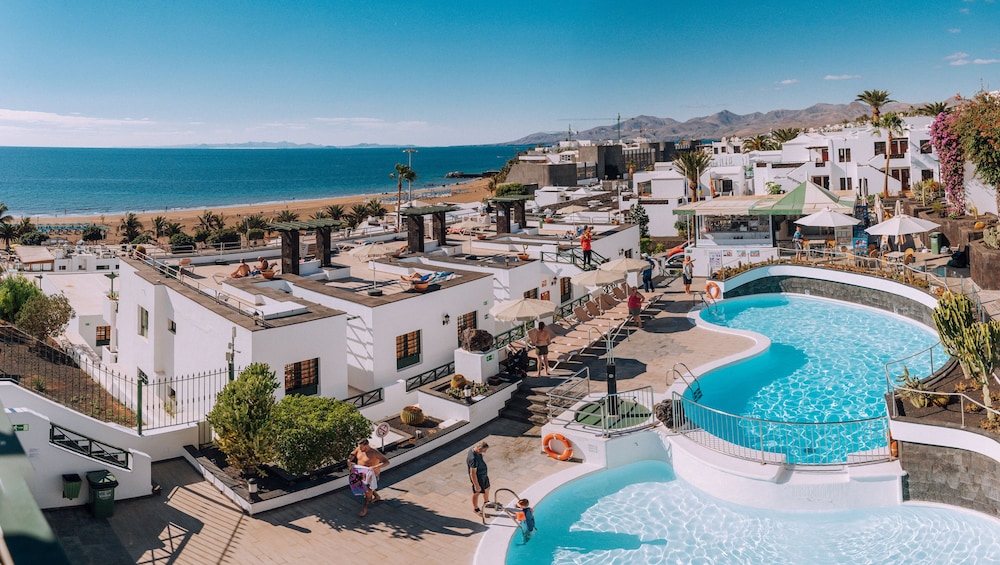 Apartamentos La Moraña — Swimming pool in Puerto del Carmen, Canary Islands