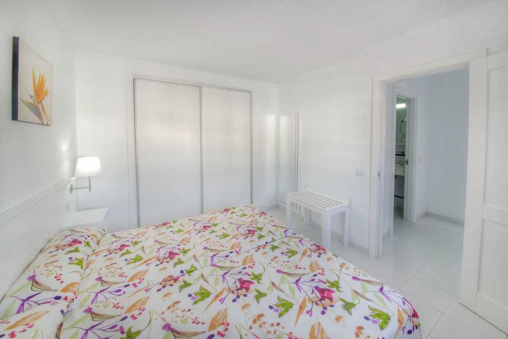 Apartamentos La Moraña — Hotel rooms in Puerto del Carmen, Canary Islands