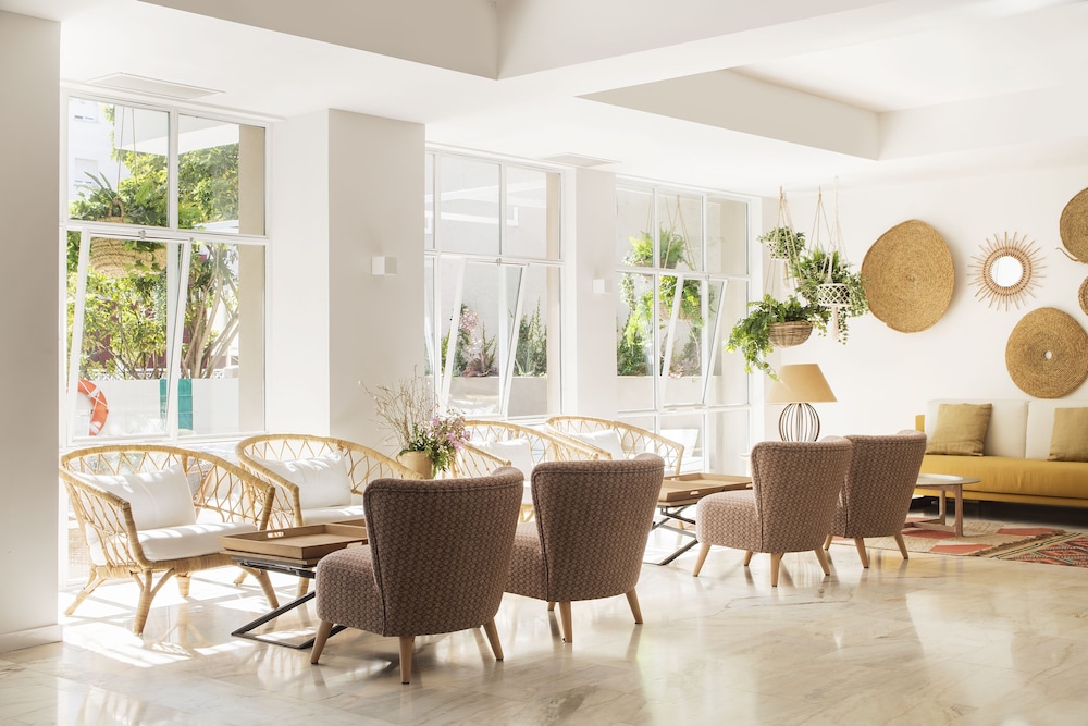The 15th Boutique Hotel — Hotel building in Lloret de Mar, Catalonia