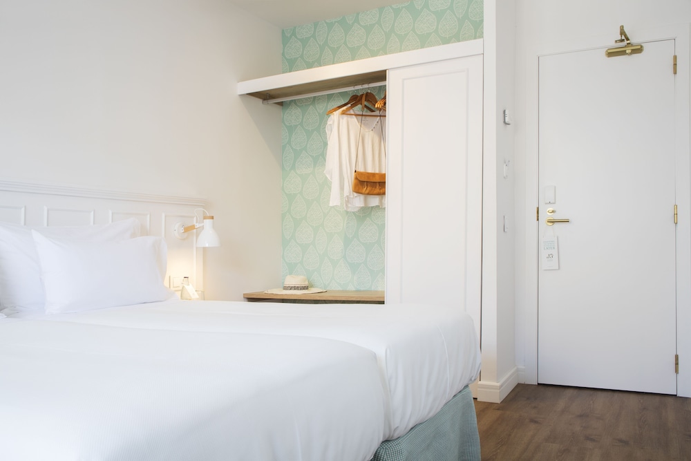 The 15th Boutique Hotel — Hotel rooms in Lloret de Mar, Catalonia