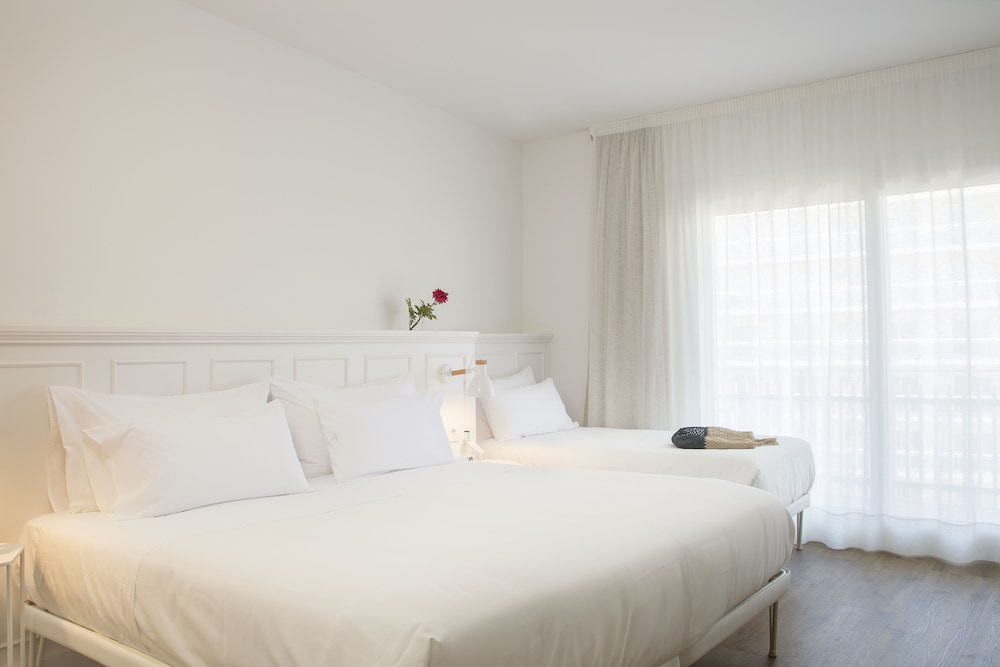 The 15th Boutique Hotel — Hotel rooms in Lloret de Mar, Catalonia