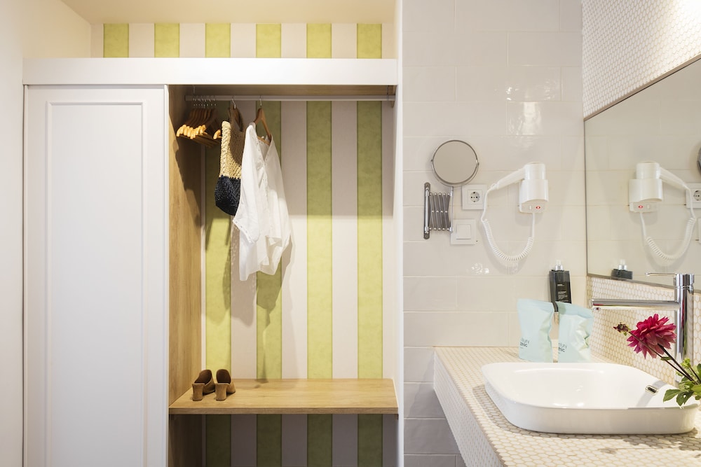 The 15th Boutique Hotel — Hotel rooms in Lloret de Mar, Catalonia