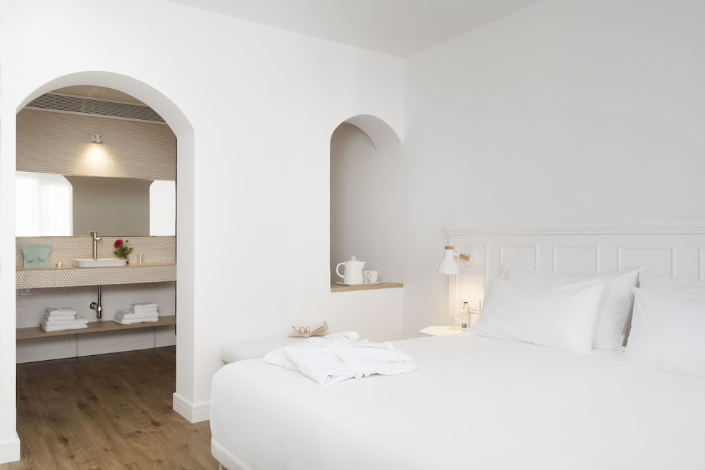 The 15th Boutique Hotel — Hotel rooms in Lloret de Mar, Catalonia