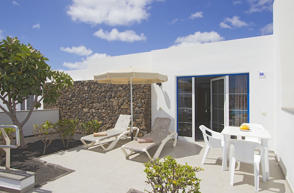 Nautilus Lanzarote — Hotel building in Puerto del Carmen, Canary Islands
