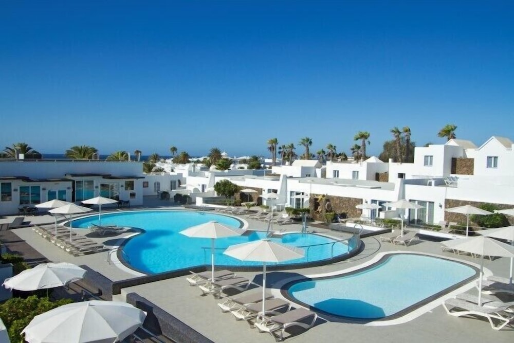 Nautilus Lanzarote — Swimming pool in Puerto del Carmen, Canary Islands