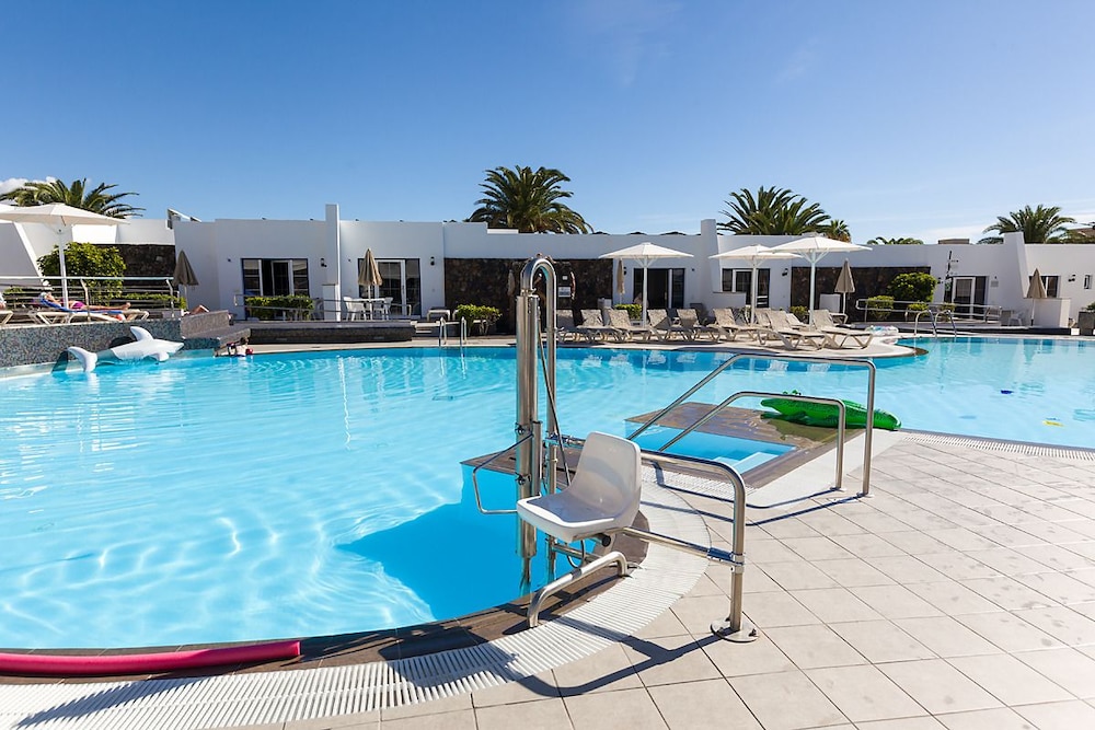 Nautilus Lanzarote — Swimming pool in Puerto del Carmen, Canary Islands