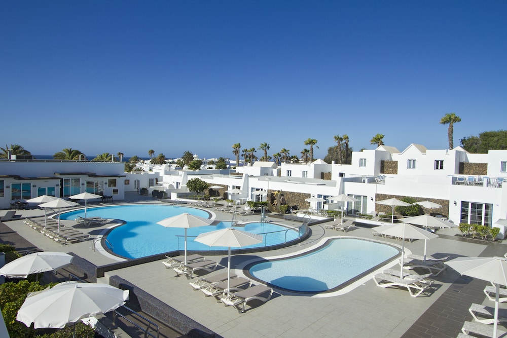 Nautilus Lanzarote — Swimming pool in Puerto del Carmen, Canary Islands