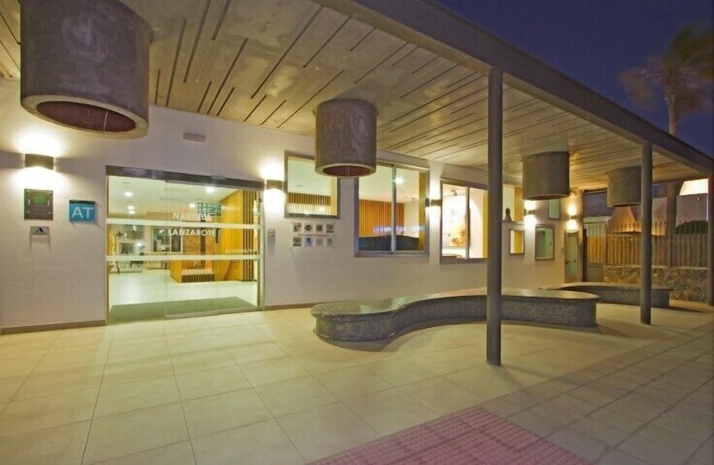 Nautilus Lanzarote — Hotel building in Puerto del Carmen, Canary Islands