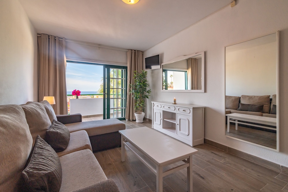 Neptuno Costadeje — Hotel rooms in Costa Adeje, Canary Islands