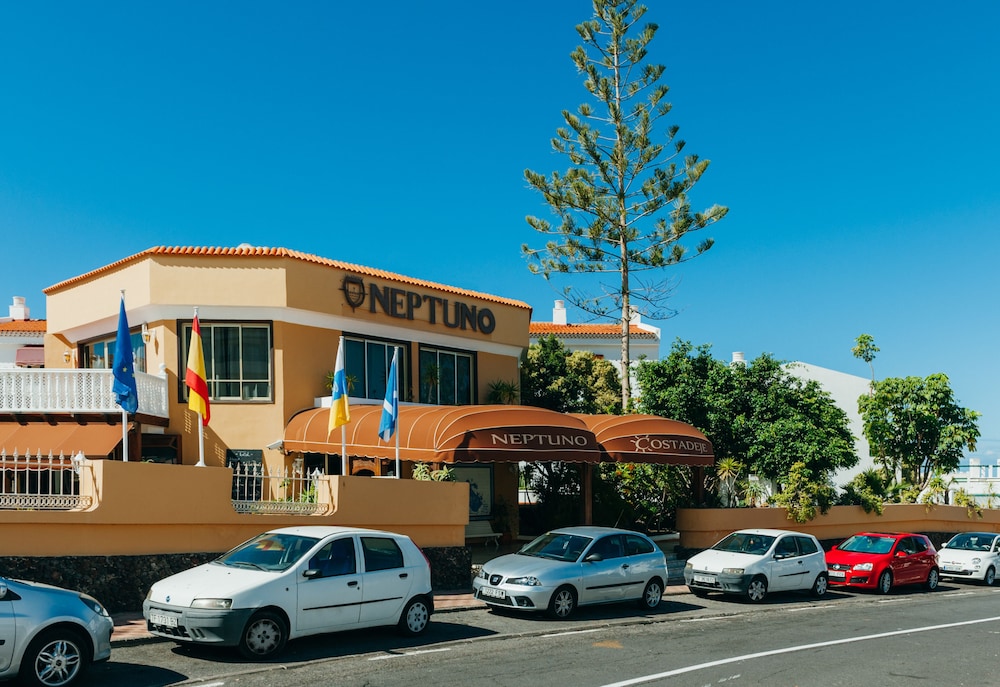 Neptuno Costadeje — Hotel building in Costa Adeje, Canary Islands