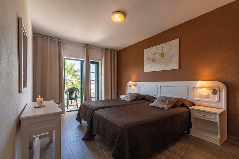 Neptuno Costadeje — Hotel rooms in Costa Adeje, Canary Islands