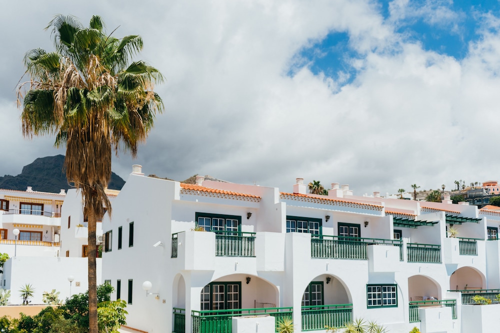 Neptuno Costadeje — Hotel building in Costa Adeje, Canary Islands