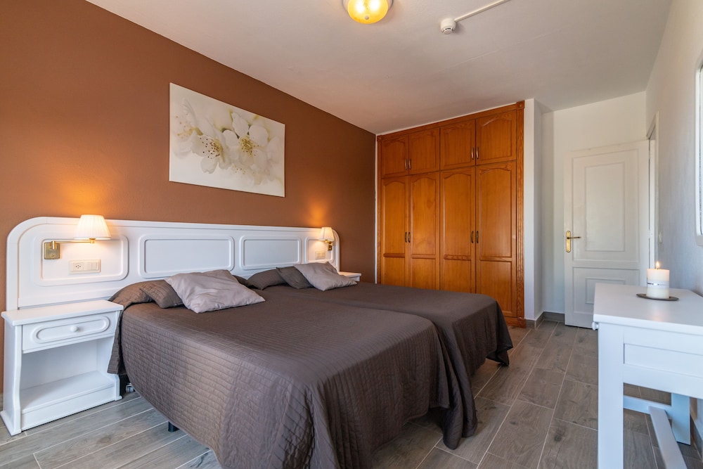 Neptuno Costadeje — Hotel rooms in Costa Adeje, Canary Islands