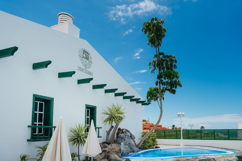 Neptuno Costadeje — Swimming pool in Costa Adeje, Canary Islands