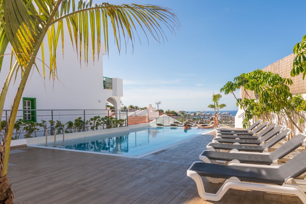 Neptuno Costadeje — Swimming pool in Costa Adeje, Canary Islands