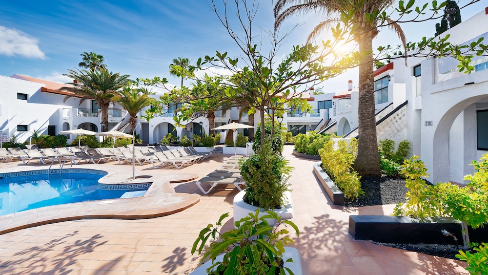 Ura Nido del Águila — Hotel building in Puerto Rico, Canary Islands