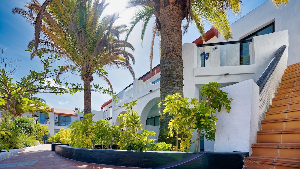 Ura Nido del Águila — Hotel building in Puerto Rico, Canary Islands