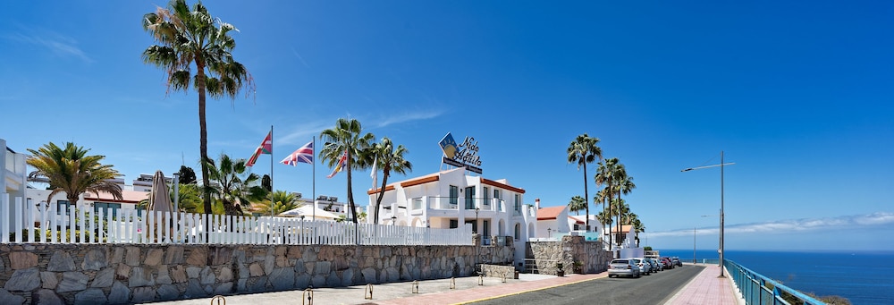 Ura Nido del Águila — Hotel building in Puerto Rico, Canary Islands