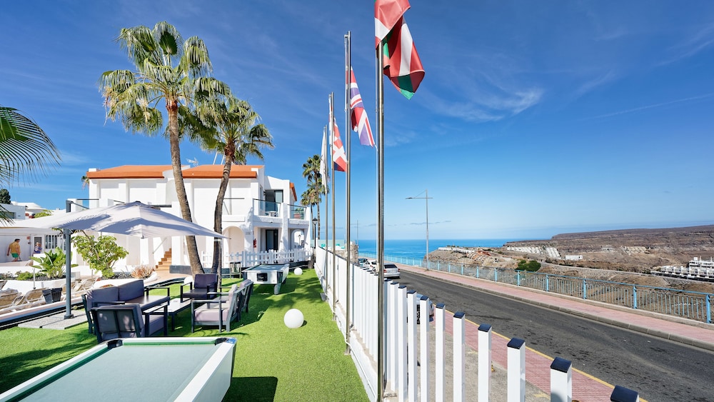 Ura Nido del Águila — Hotel building in Puerto Rico, Canary Islands
