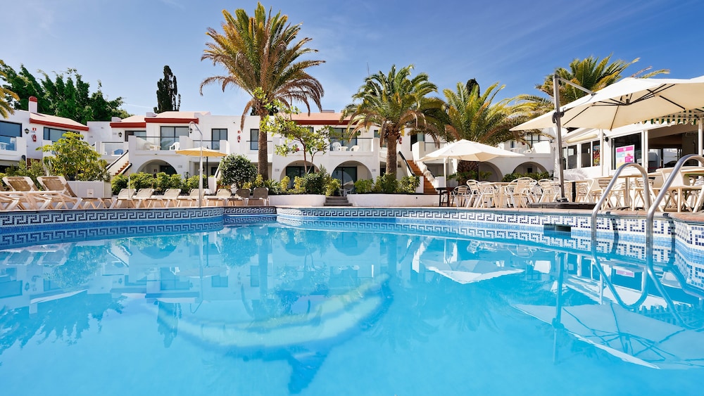 Ura Nido del Águila — Swimming pool in Puerto Rico, Canary Islands