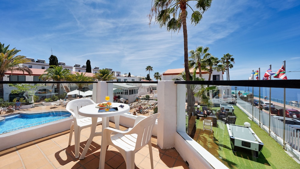 Ura Nido del Águila — Hotel building in Puerto Rico, Canary Islands