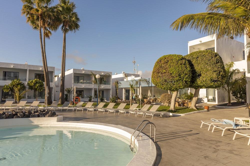 Oasis Lanz Beach Mate — Swimming pool in Costa Teguise, Canary Islands