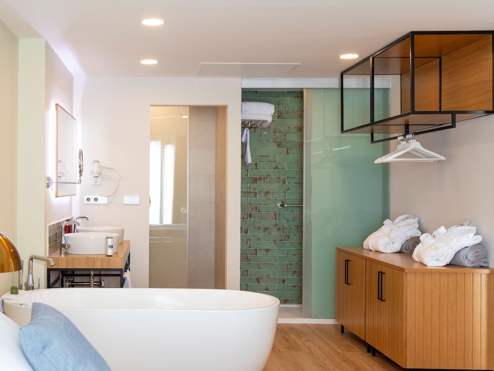 Alexandre Grand Teguise Playa — Hotel rooms in Costa Teguise, Canary Islands