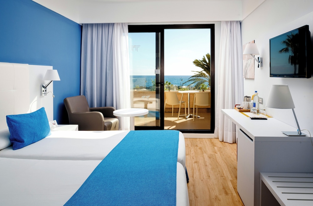 Alexandre Grand Teguise Playa — Hotel rooms in Costa Teguise, Canary Islands