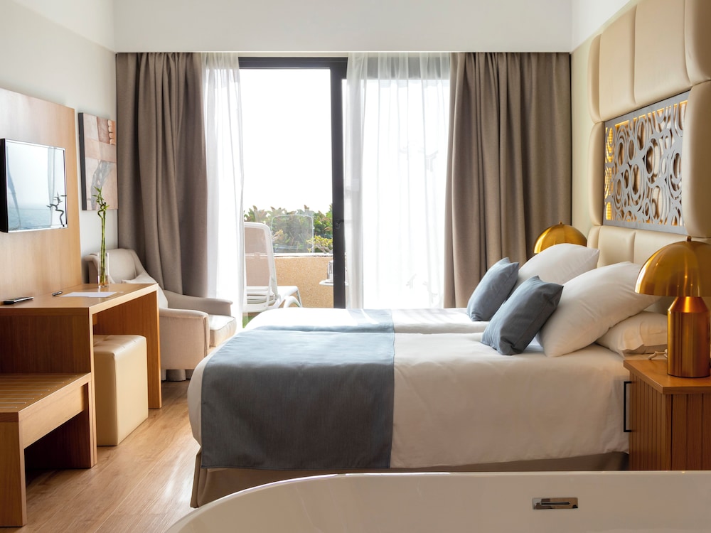 Alexandre Grand Teguise Playa — Hotel rooms in Costa Teguise, Canary Islands