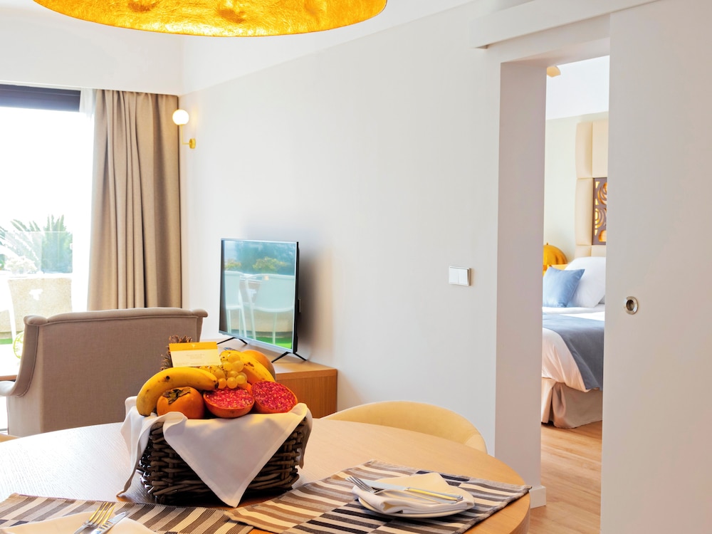 Alexandre Grand Teguise Playa — Hotel rooms in Costa Teguise, Canary Islands
