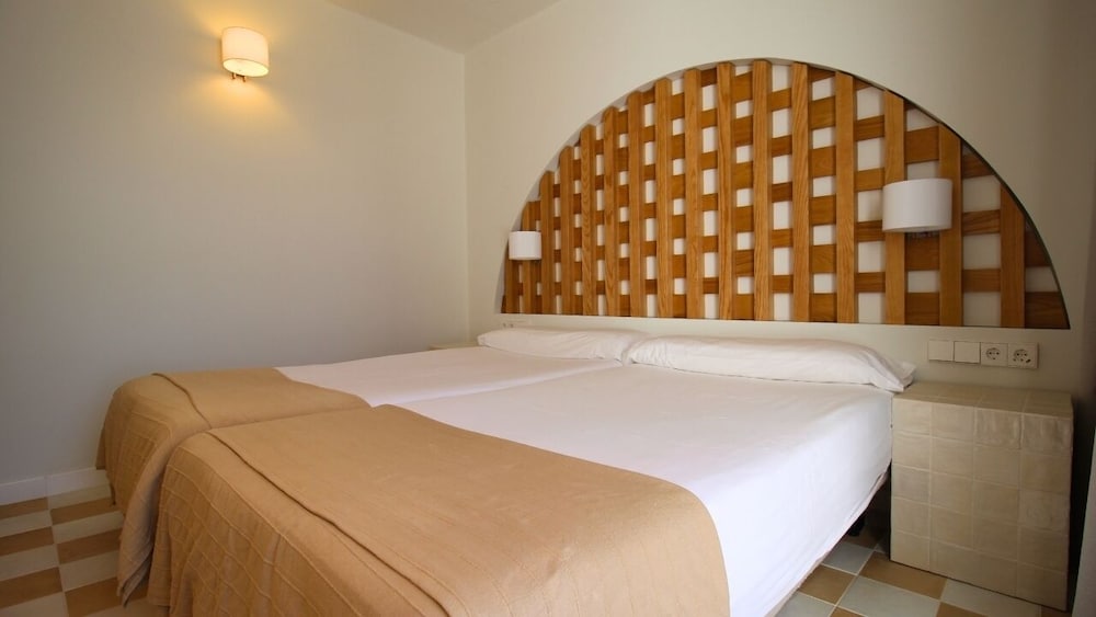 Neptuno Suites - Only Adults — Hotel rooms in Costa Teguise, Canary Islands