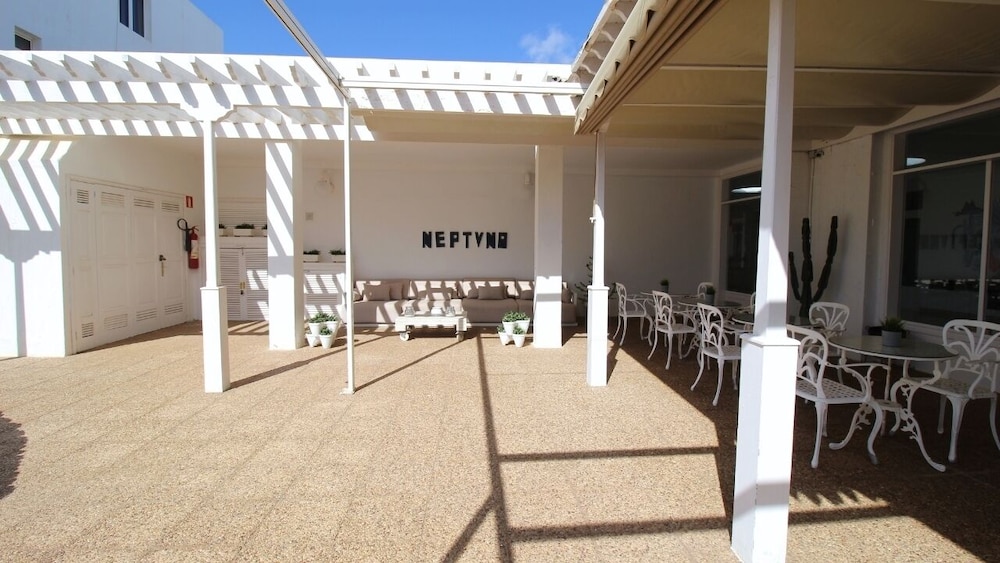 Neptuno Suites - Only Adults — Restaurant & bars in Costa Teguise, Canary Islands