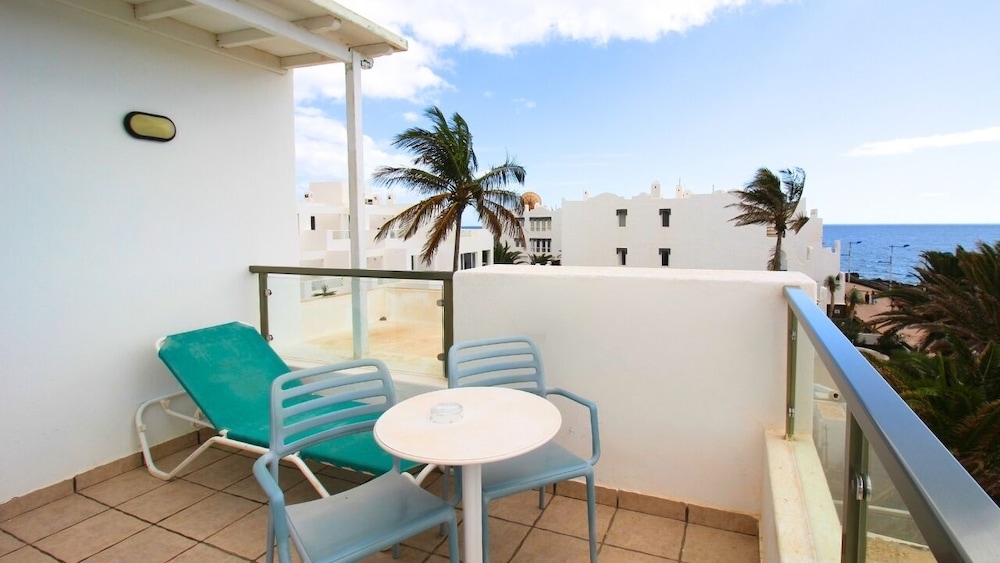 Neptuno Suites - Only Adults — Hotel building in Costa Teguise, Canary Islands