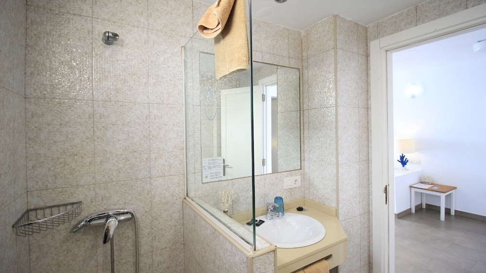 Neptuno Suites - Only Adults — Hotel rooms in Costa Teguise, Canary Islands