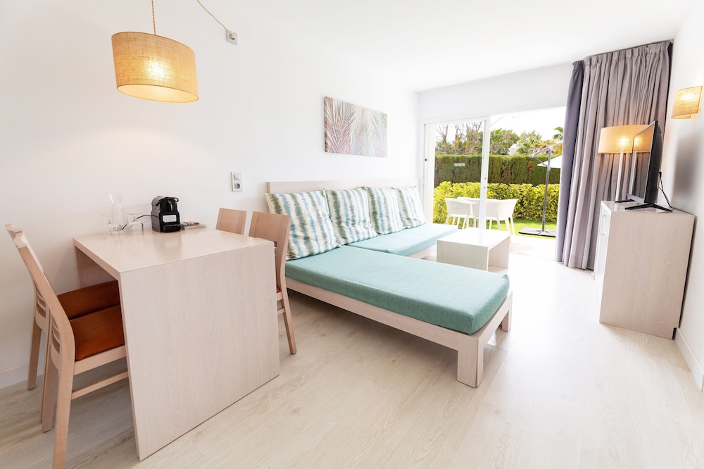 Palm Garden Apartments — Hotel rooms in Alcudia, Balearic Islands
