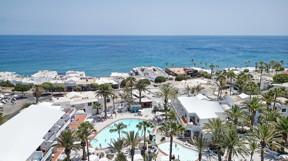 BLUESEA Playa Club — Swimming pool in Puerto del Carmen, Canary Islands