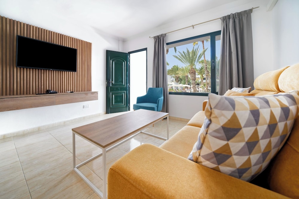 BLUESEA Playa Club — Hotel rooms in Puerto del Carmen, Canary Islands
