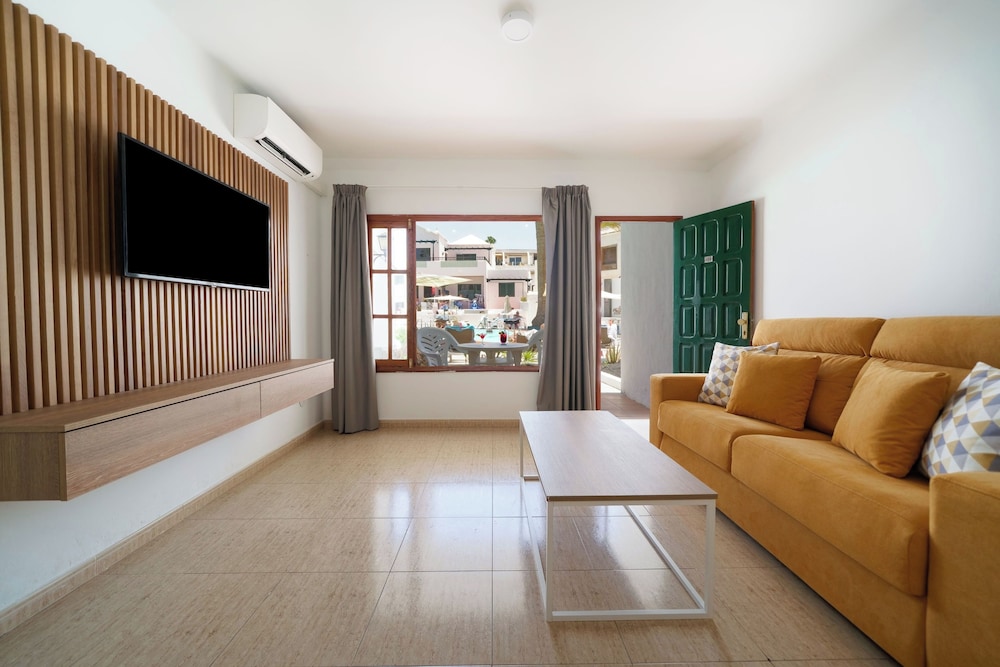 BLUESEA Playa Club — Hotel rooms in Puerto del Carmen, Canary Islands