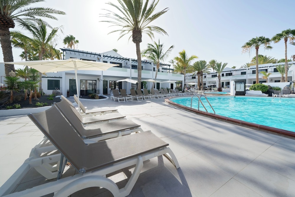 BLUESEA Playa Club — Swimming pool in Puerto del Carmen, Canary Islands