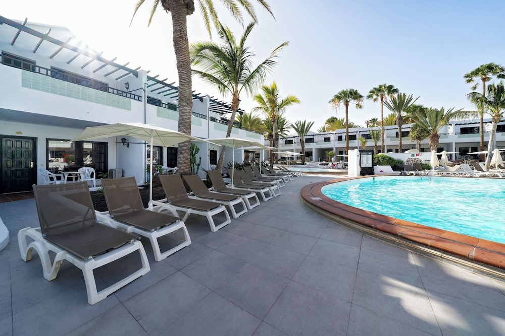 BLUESEA Playa Club — Swimming pool in Puerto del Carmen, Canary Islands