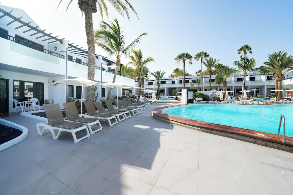 BLUESEA Playa Club — Swimming pool in Puerto del Carmen, Canary Islands