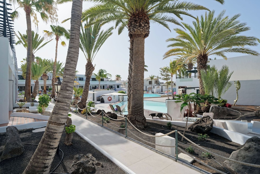 BLUESEA Playa Club — Swimming pool in Puerto del Carmen, Canary Islands
