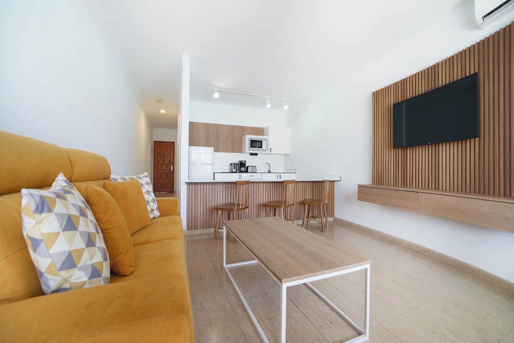 BLUESEA Playa Club — Hotel rooms in Puerto del Carmen, Canary Islands