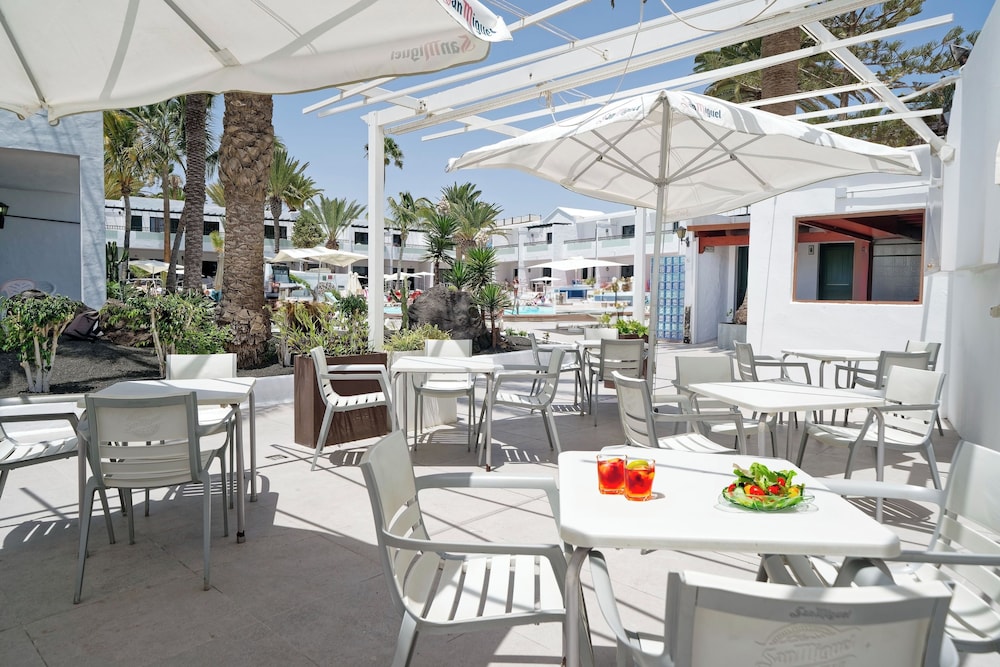 BLUESEA Playa Club — Restaurant & bars in Puerto del Carmen, Canary Islands