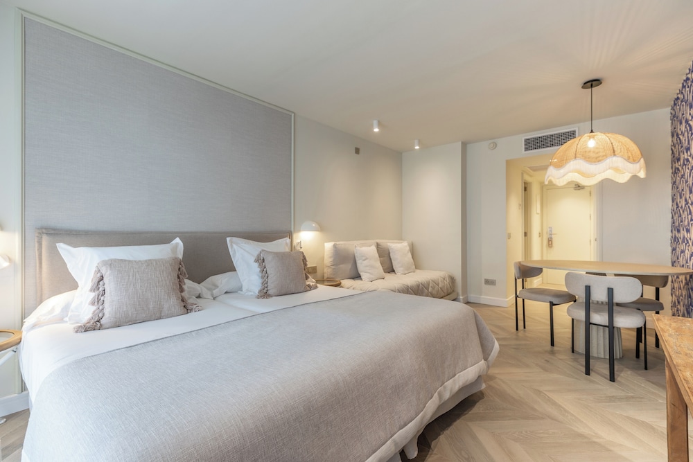 Hoposa Apartments Pollensamar — Hotel rooms in Puerto Pollensa, Balearic Islands