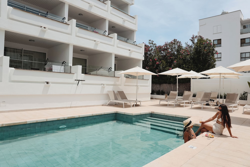 Hoposa Apartments Pollensamar — Swimming pool in Puerto Pollensa, Balearic Islands