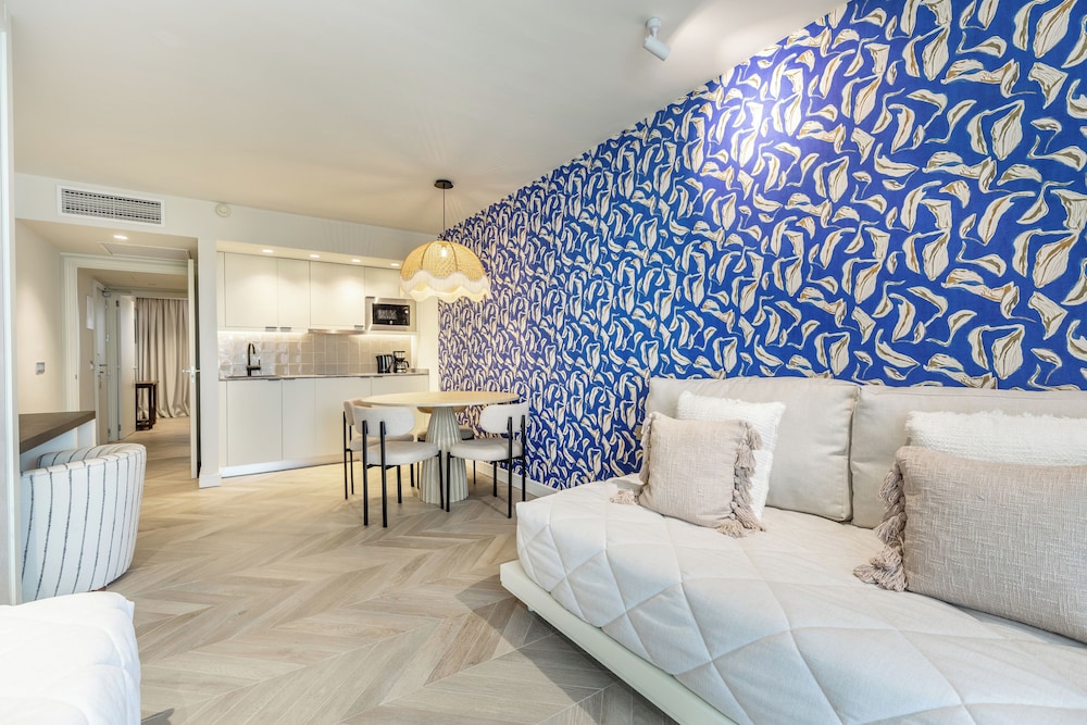 Hoposa Apartments Pollensamar — Hotel rooms in Puerto Pollensa, Balearic Islands