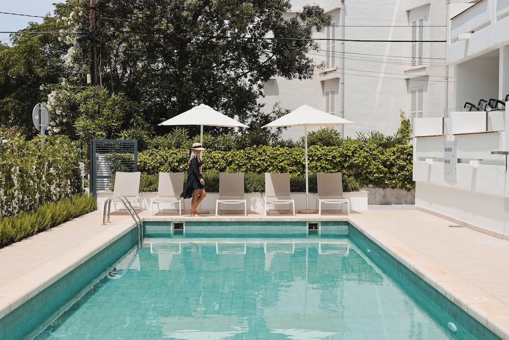 Hoposa Apartments Pollensamar — Swimming pool in Puerto Pollensa, Balearic Islands