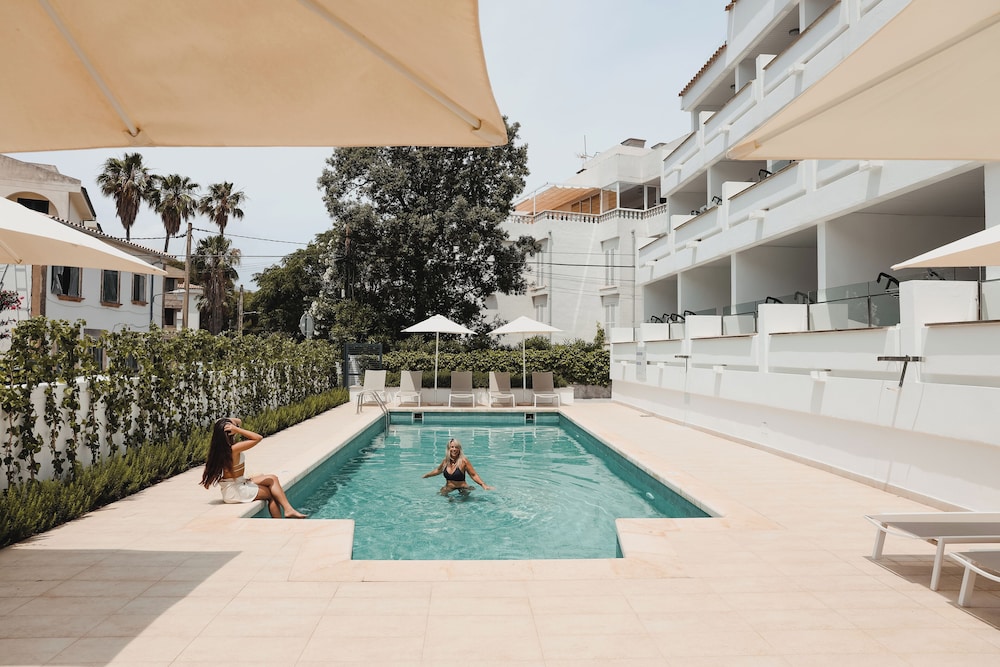 Hoposa Apartments Pollensamar — Swimming pool in Puerto Pollensa, Balearic Islands