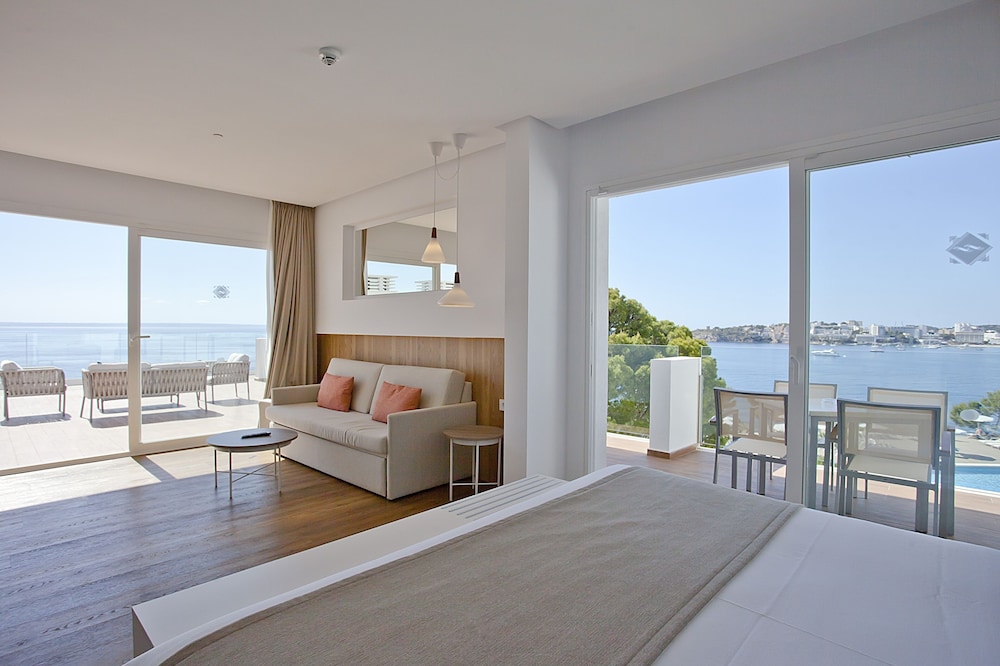 Aparthotel Ponent Mar — Hotel rooms in Palma Nova, Balearic Islands